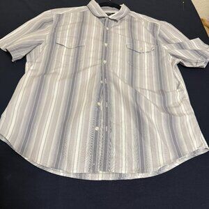 Claiborne Men's Short Sleeve 100% Cotton Button Down Gray Striped Shirt.  Size L